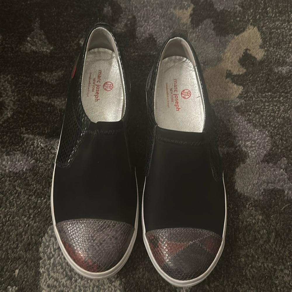 MARC JOSEPH SLIP ON SIZE 7